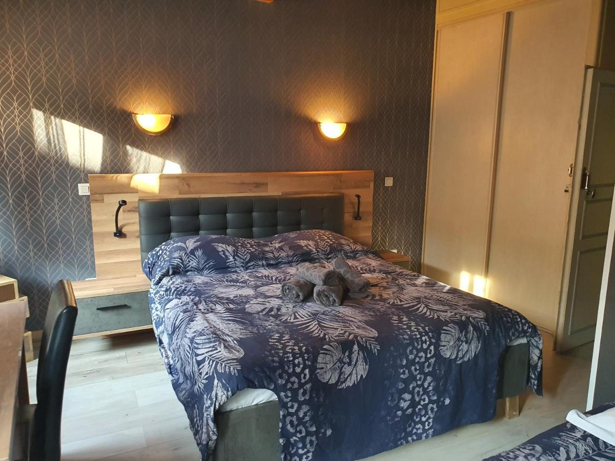 Hotel Du Centre Геньон Экстерьер фото