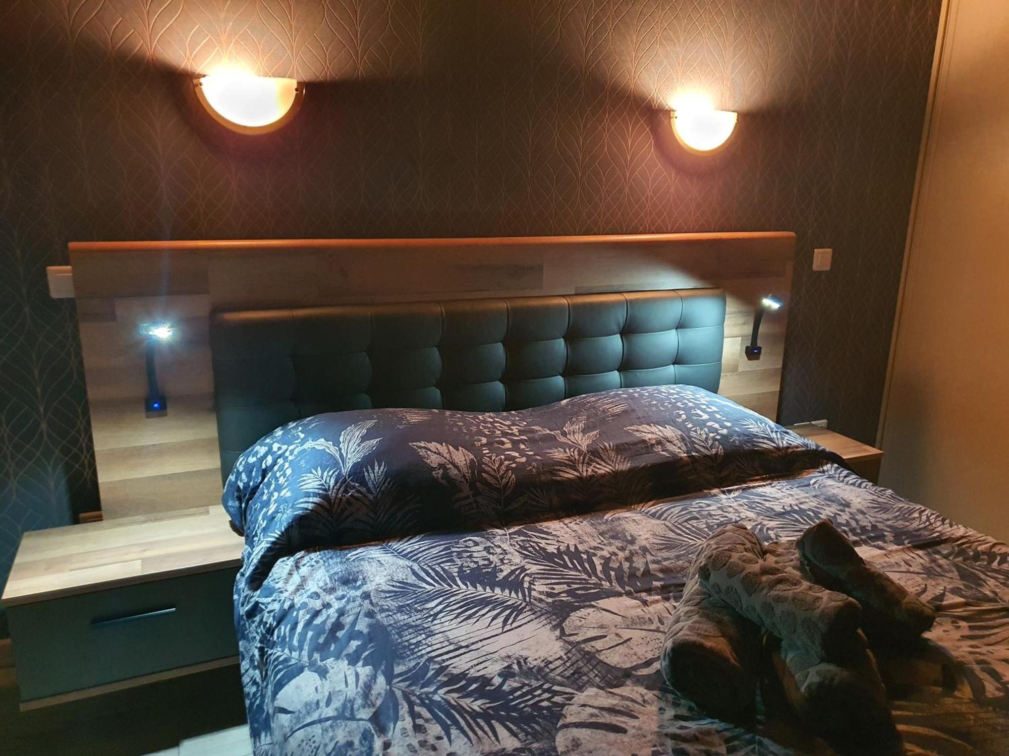 Hotel Du Centre Геньон Экстерьер фото